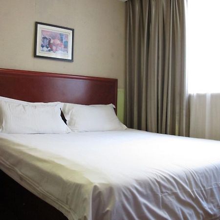 Greentree Alliance Jiangxi Nanchang Honggutan Middle Fenghuang Avenue Hotel 외부 사진
